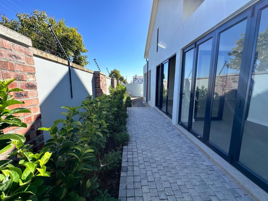 2 Bedroom Property for Sale in Graanendal Western Cape